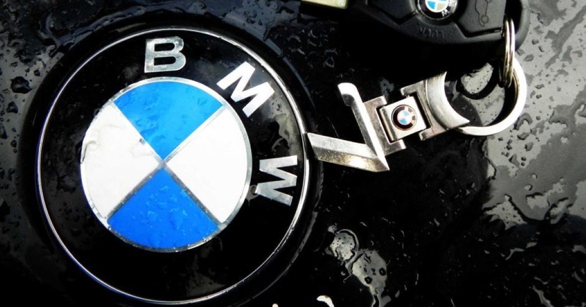 10,5 млн р. — за съехавший в кювет BMW, 9 млн — за самовозгорание грузовика