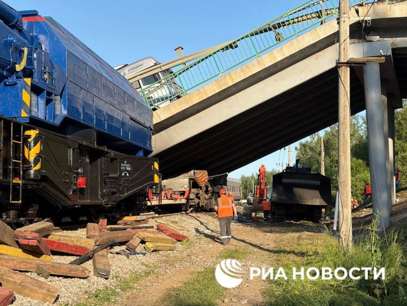 В Брянской области мост рухнул на пассажирский поезд Климов-Москва, «СОГАЗ» готов выплатить компенсации