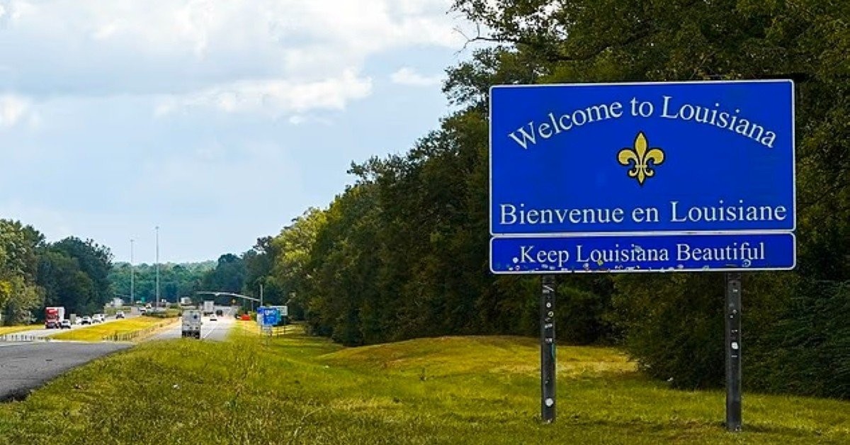 В США водителей, которые едут по левой полосе со скоростью на 1 милю в час ниже разрешённой, начали сажать в тюрьму