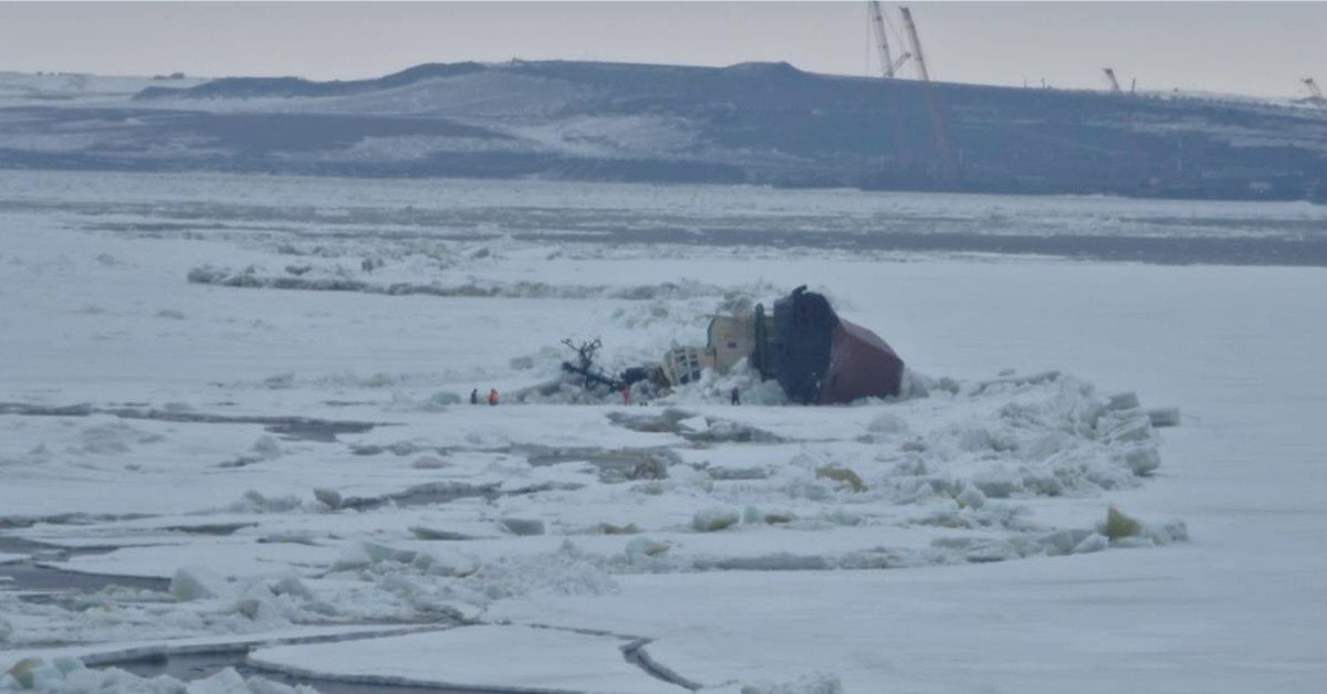 Затонувший буксир и пропавший боцман: «СберСтрахование» требует с «Росморпорта» 132 млн р.